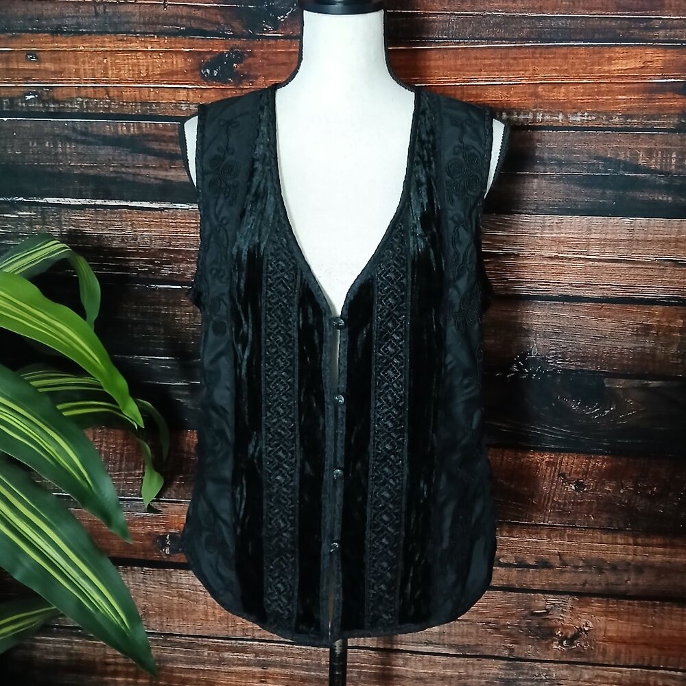 White Stag Vest M 8 10 Black Velvet Embroidered Button Front Boho Lace Trim